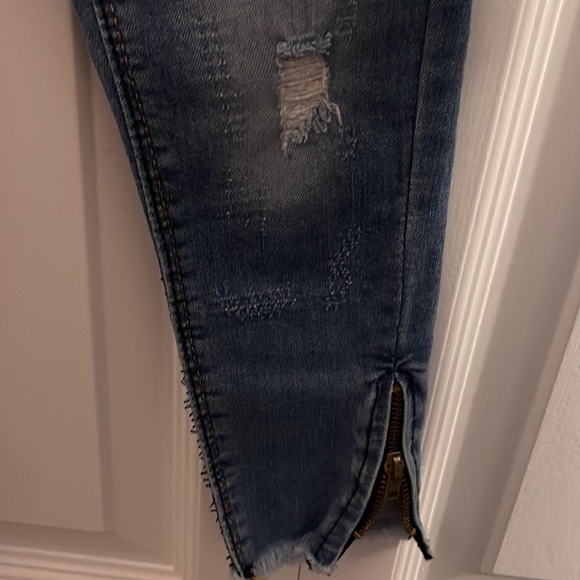 Jeans for toddler - Picture 3 of 8